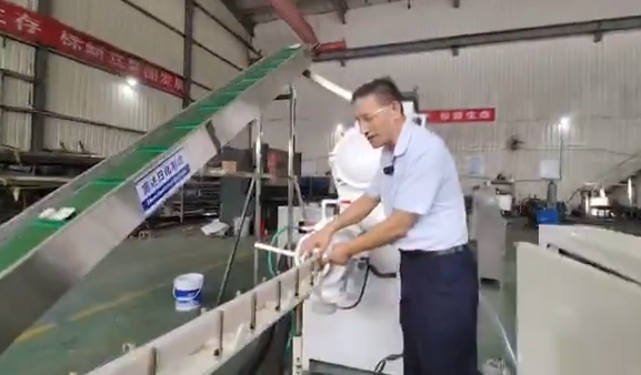 國(guó)外用戶(hù)肥皂香皂設(shè)備生產(chǎn)